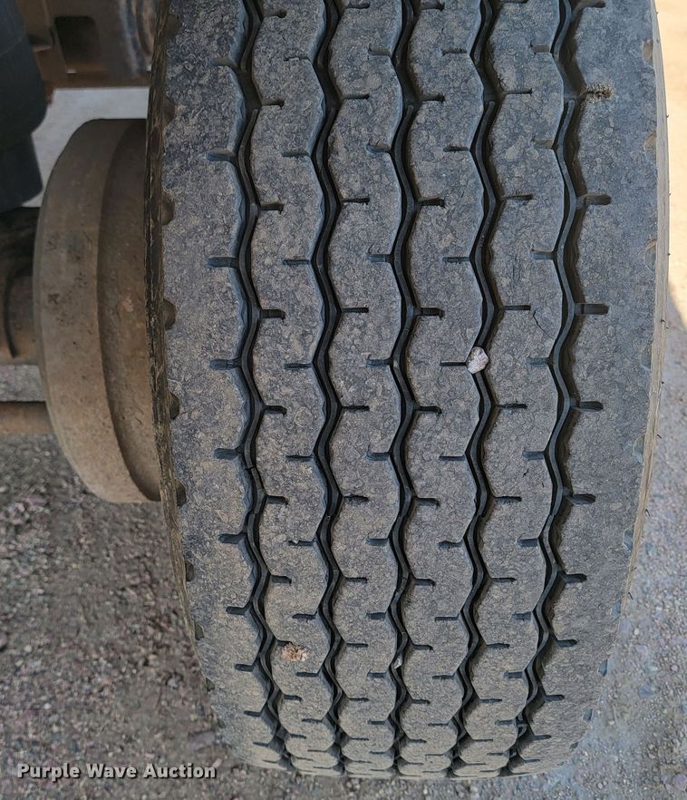 image for item ML9324 2012 Smithco SX3-46-36  side dump trailer