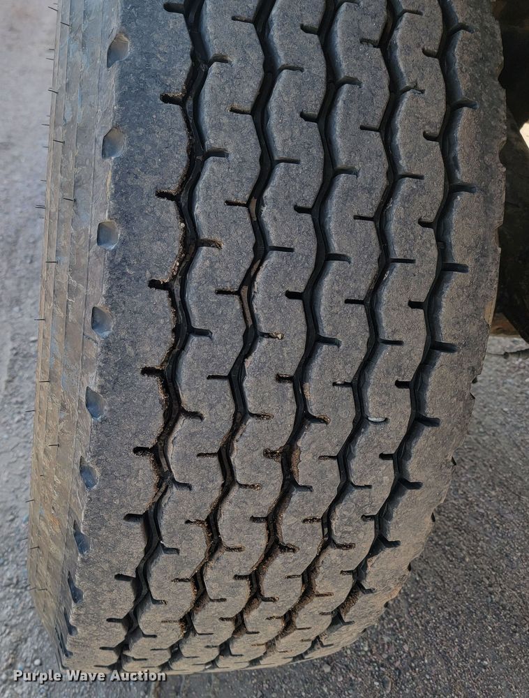 image for item ML9324 2012 Smithco SX3-46-36  side dump trailer