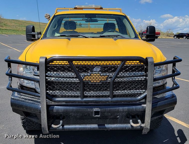 image for item ML9333 2012 Chevrolet Silverado 2500HD  utility bed pickup truck