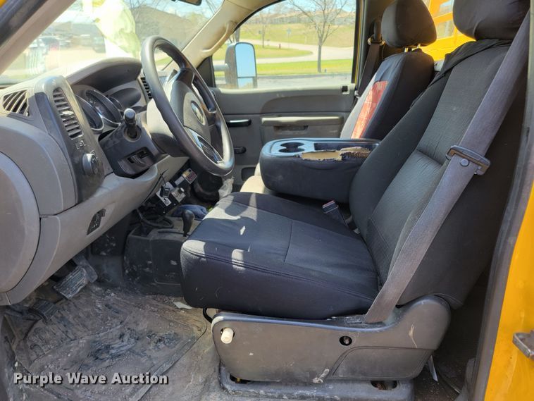 image for item ML9333 2012 Chevrolet Silverado 2500HD  utility bed pickup truck