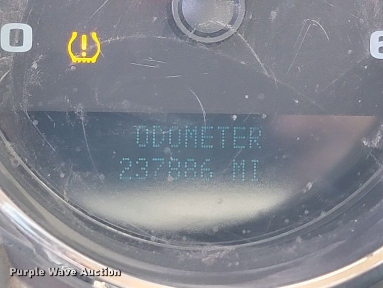 image for item ML9333 2012 Chevrolet Silverado 2500HD  utility bed pickup truck