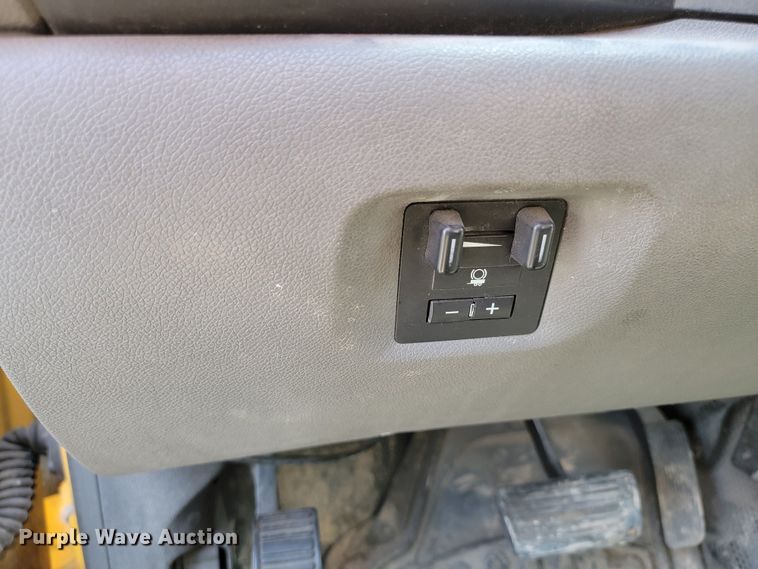 image for item ML9333 2012 Chevrolet Silverado 2500HD  utility bed pickup truck