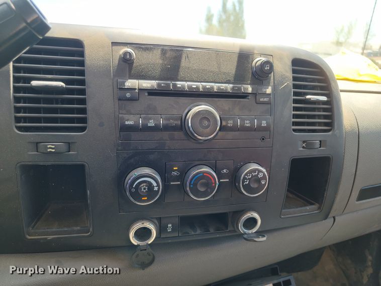 image for item ML9333 2012 Chevrolet Silverado 2500HD  utility bed pickup truck