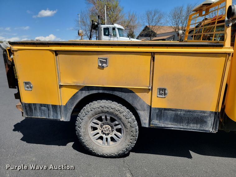 image for item ML9333 2012 Chevrolet Silverado 2500HD  utility bed pickup truck