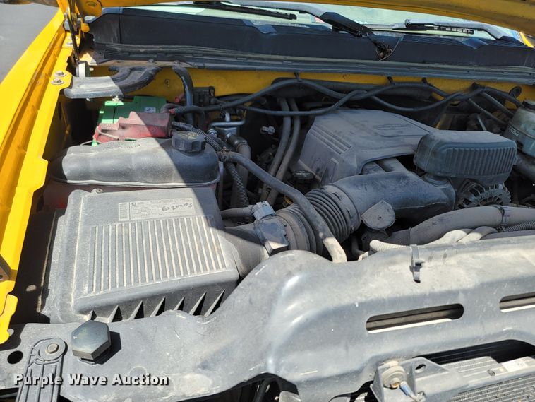 image for item ML9333 2012 Chevrolet Silverado 2500HD  utility bed pickup truck