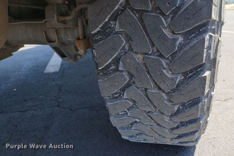 image for item ML9333 2012 Chevrolet Silverado 2500HD  utility bed pickup truck