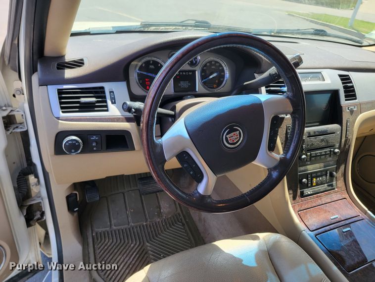 image for item ML9334 2009 Cadillac Escalade ESV  SUV