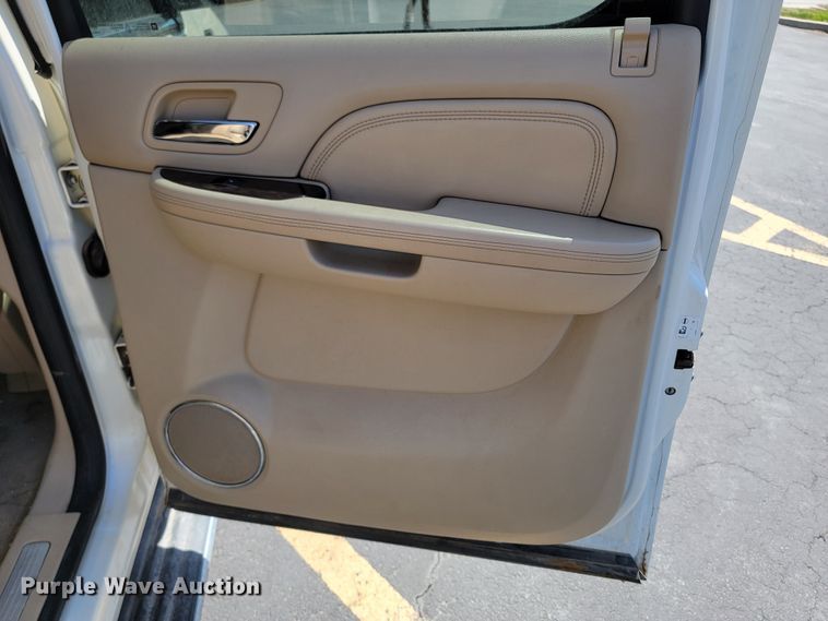 image for item ML9334 2009 Cadillac Escalade ESV  SUV