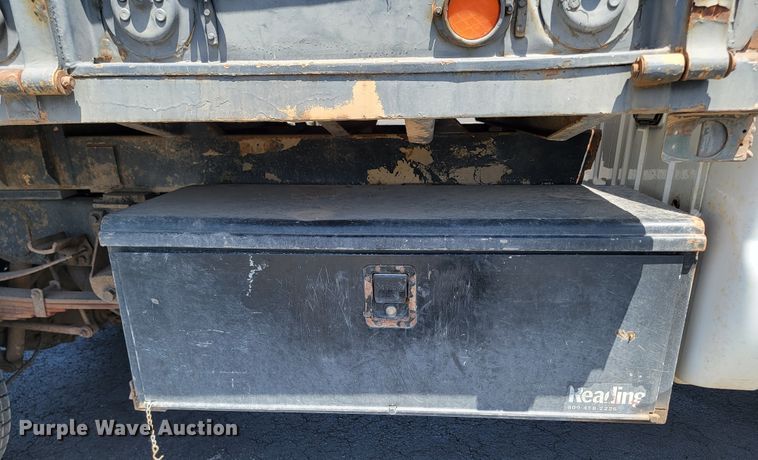 image for item ML9336 2011 Ford F550 Super Duty XL  dump truck