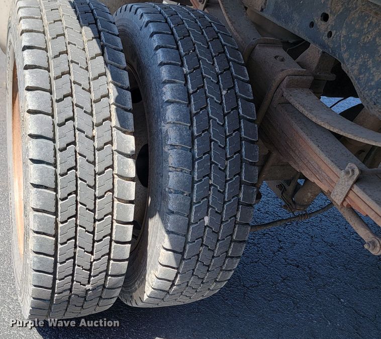 image for item ML9336 2011 Ford F550 Super Duty XL  dump truck