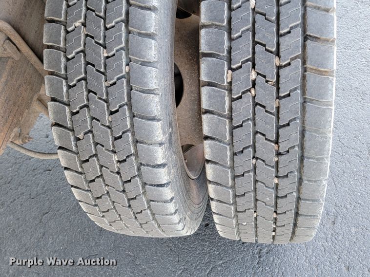 image for item ML9336 2011 Ford F550 Super Duty XL  dump truck