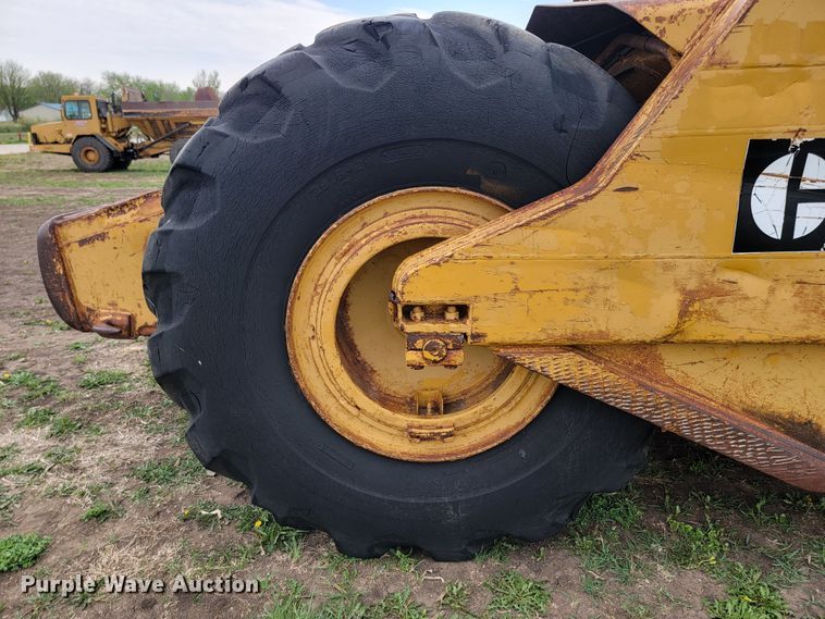 image for item ML9367 1968 Caterpillar 621  conventional scraper