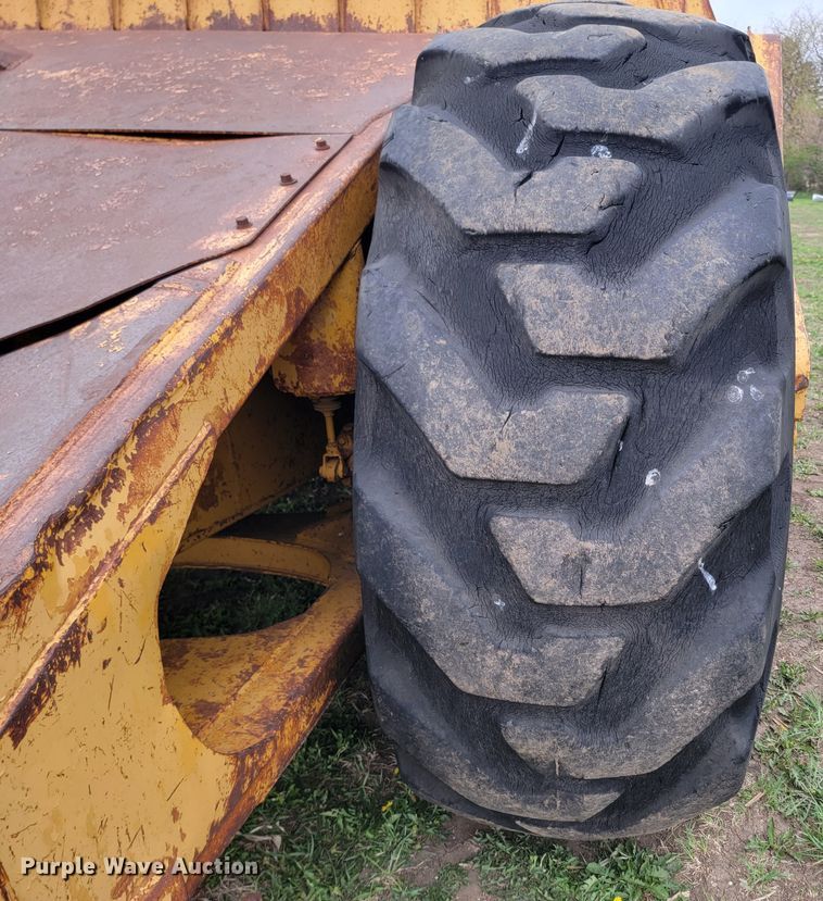 image for item ML9367 1968 Caterpillar 621  conventional scraper