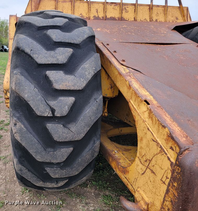 image for item ML9367 1968 Caterpillar 621  conventional scraper