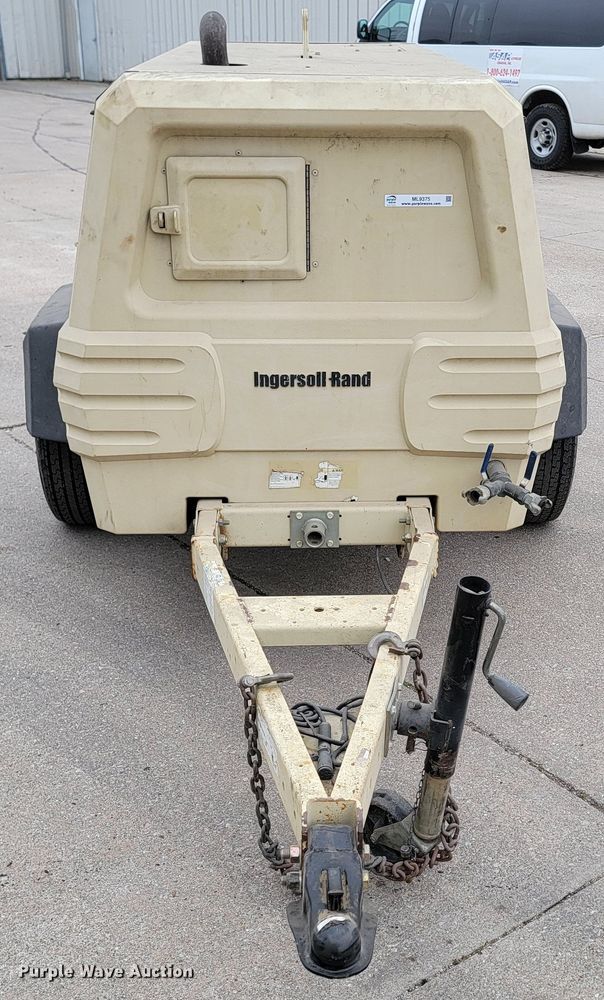 image for item ML9375 2004 Ingersoll Rand 185  air compressor