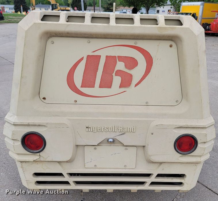 image for item ML9375 2004 Ingersoll Rand 185  air compressor