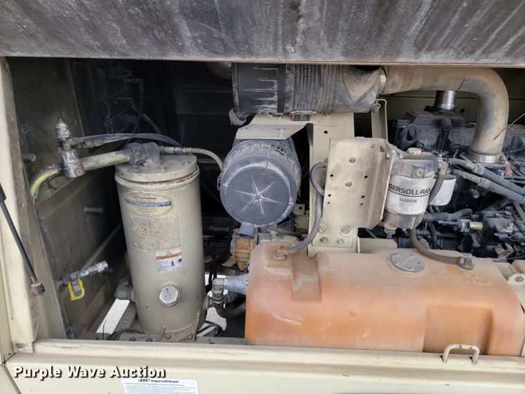 image for item ML9375 2004 Ingersoll Rand 185  air compressor