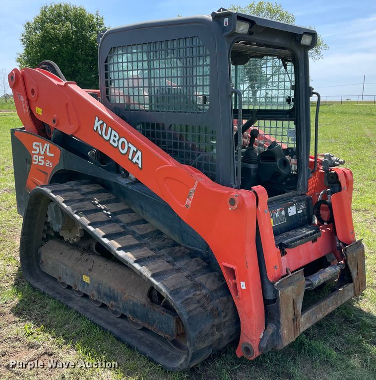 image for item MM9504 2019 Kubota SVL95-2S  tracked skid steer loader