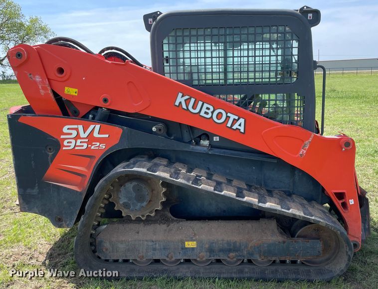 image for item MM9504 2019 Kubota SVL95-2S  tracked skid steer loader