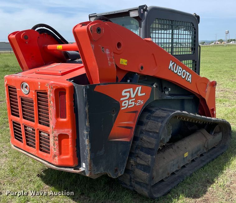 image for item MM9504 2019 Kubota SVL95-2S  tracked skid steer loader