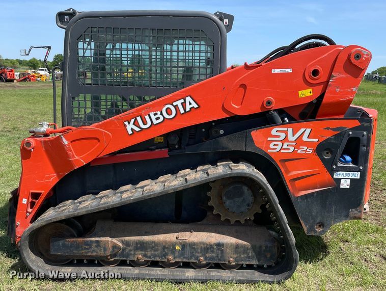 image for item MM9504 2019 Kubota SVL95-2S  tracked skid steer loader