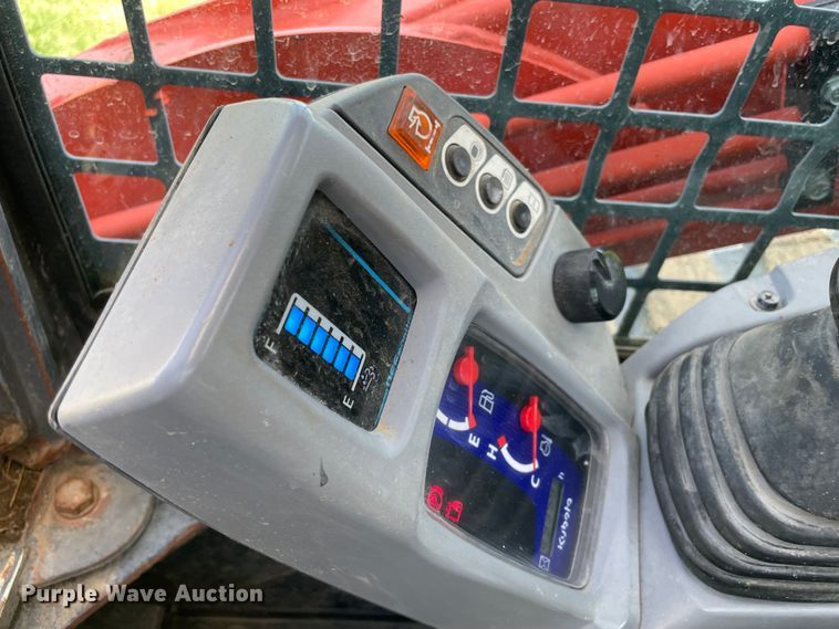 image for item MM9504 2019 Kubota SVL95-2S  tracked skid steer loader