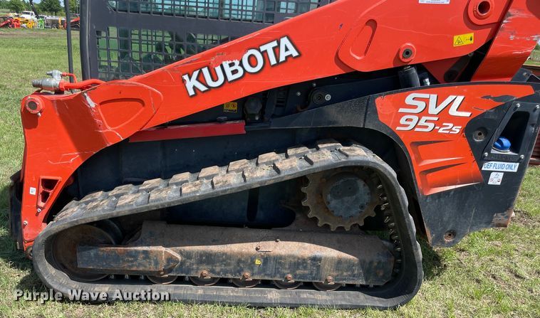 image for item MM9504 2019 Kubota SVL95-2S  tracked skid steer loader