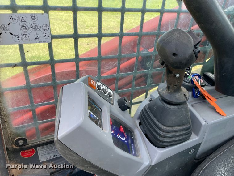 image for item MM9505 2019 Kubota SVL95-2S  tracked skid steer loader