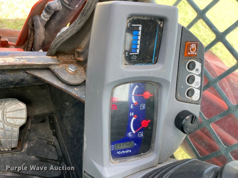 image for item MM9505 2019 Kubota SVL95-2S  tracked skid steer loader