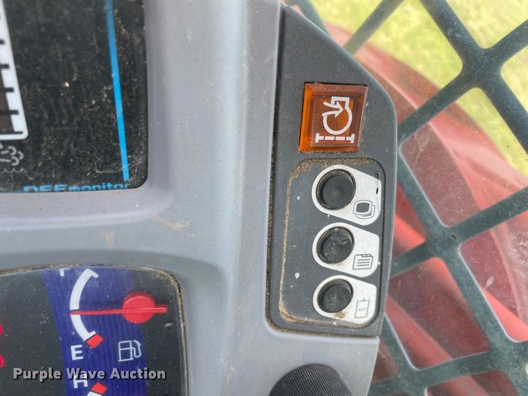 image for item MM9505 2019 Kubota SVL95-2S  tracked skid steer loader