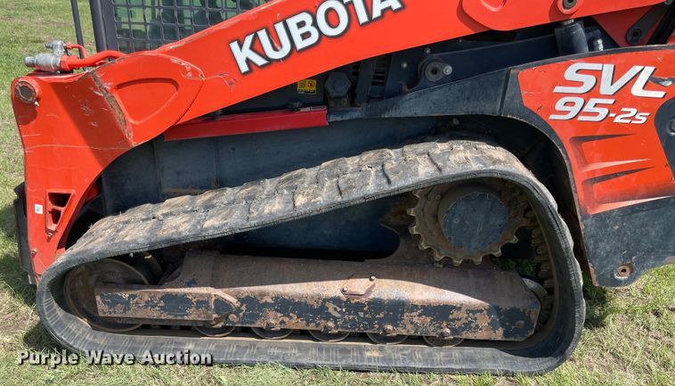 image for item MM9505 2019 Kubota SVL95-2S  tracked skid steer loader