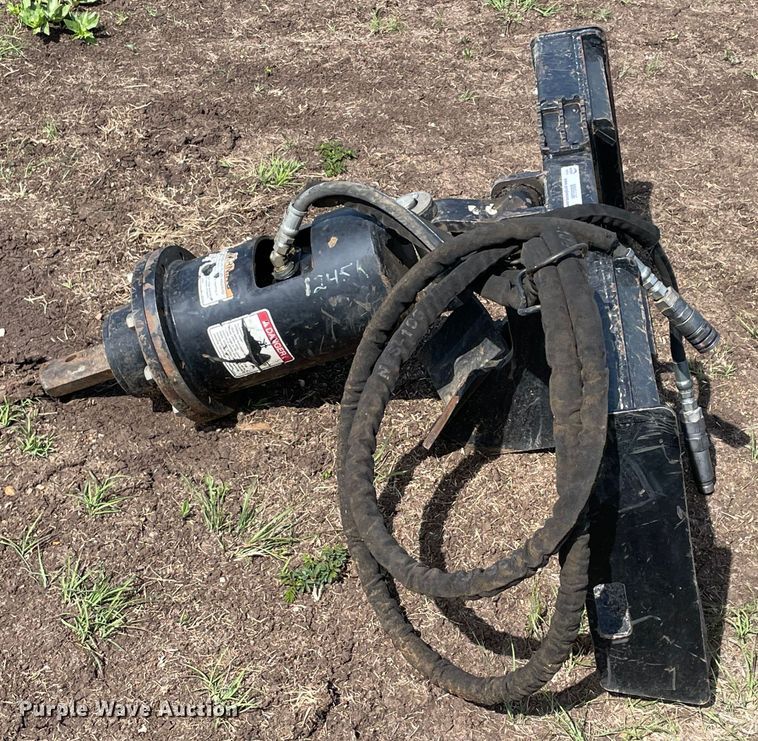 image for item MM9506 Kubota SA35  skid steer auger