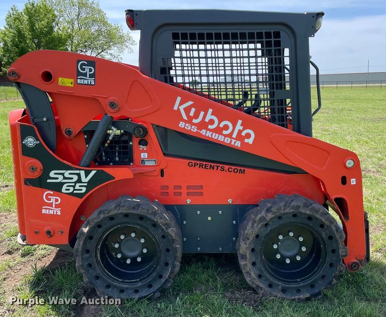 image for item MM9515 2021 Kubota SSV65  skid steer loader