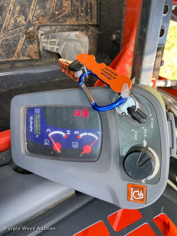 image for item MM9515 2021 Kubota SSV65  skid steer loader