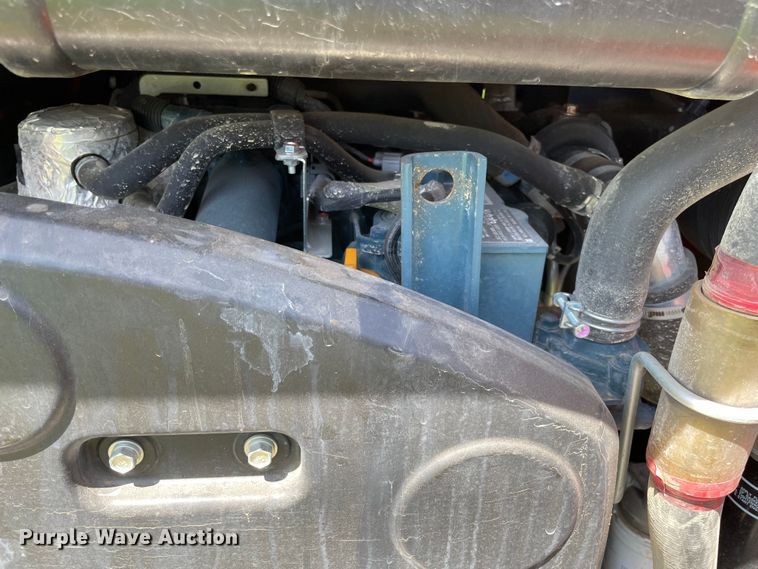 image for item MM9515 2021 Kubota SSV65  skid steer loader