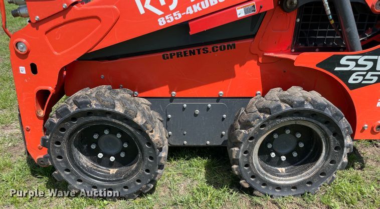 image for item MM9515 2021 Kubota SSV65  skid steer loader