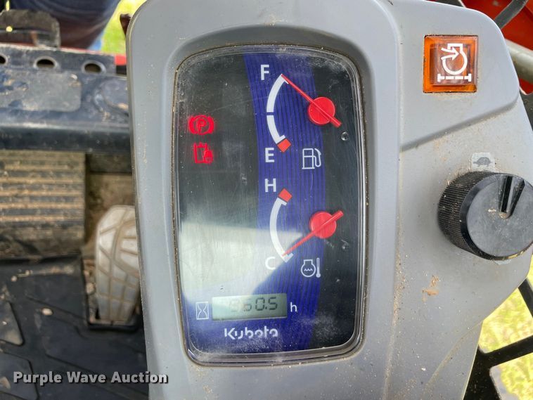 image for item MM9517 2019 Kubota SVL65-2  tracked skid steer loader