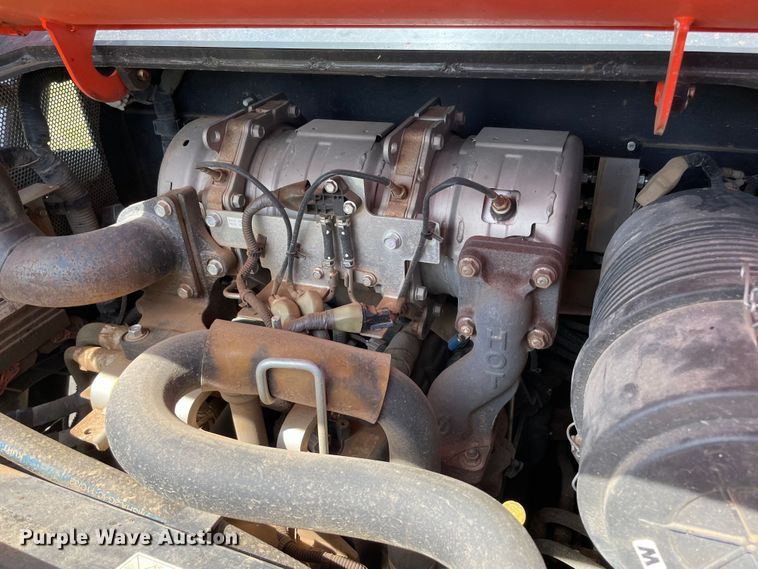 image for item MM9517 2019 Kubota SVL65-2  tracked skid steer loader