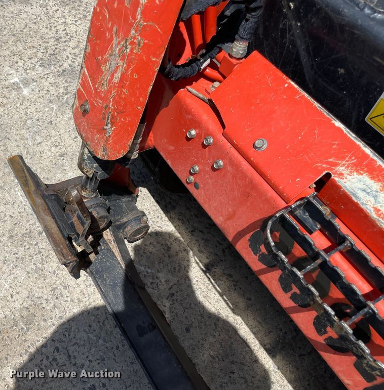 image for item MM9526 2020 Kubota SVL75-2  tracked skid steer loader