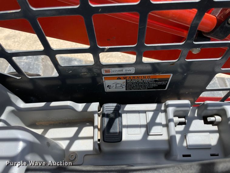 image for item MM9526 2020 Kubota SVL75-2  tracked skid steer loader