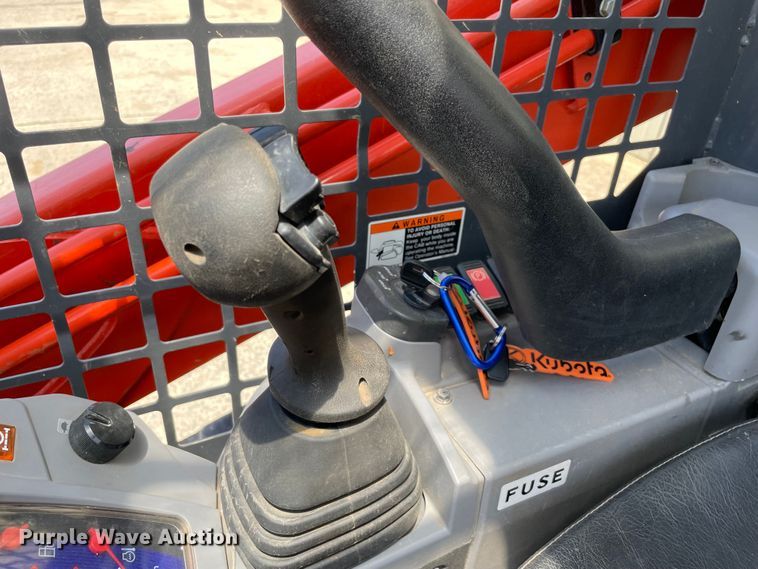 image for item MM9526 2020 Kubota SVL75-2  tracked skid steer loader