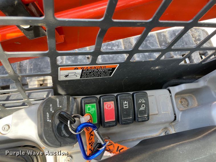 image for item MM9526 2020 Kubota SVL75-2  tracked skid steer loader