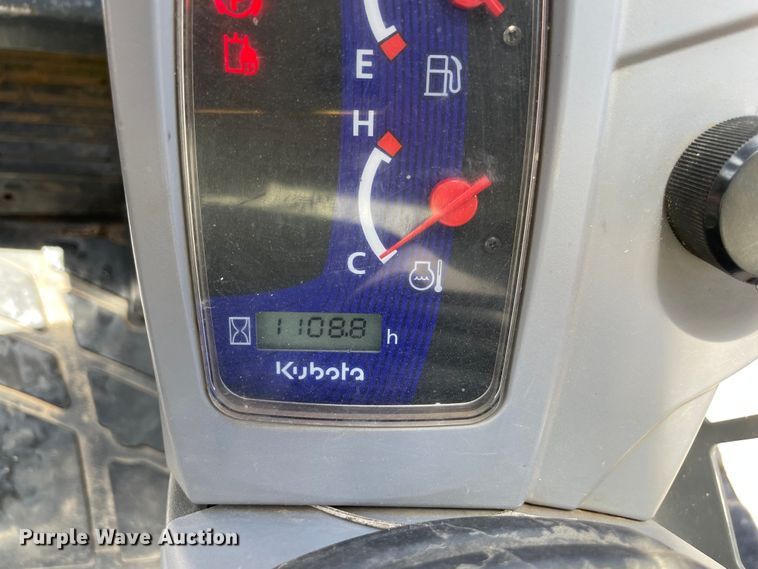 image for item MM9526 2020 Kubota SVL75-2  tracked skid steer loader