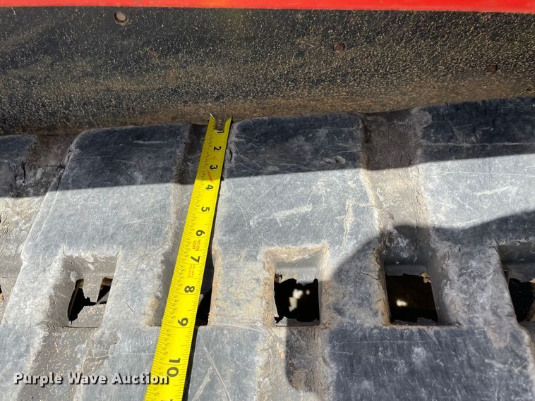 image for item MM9526 2020 Kubota SVL75-2  tracked skid steer loader