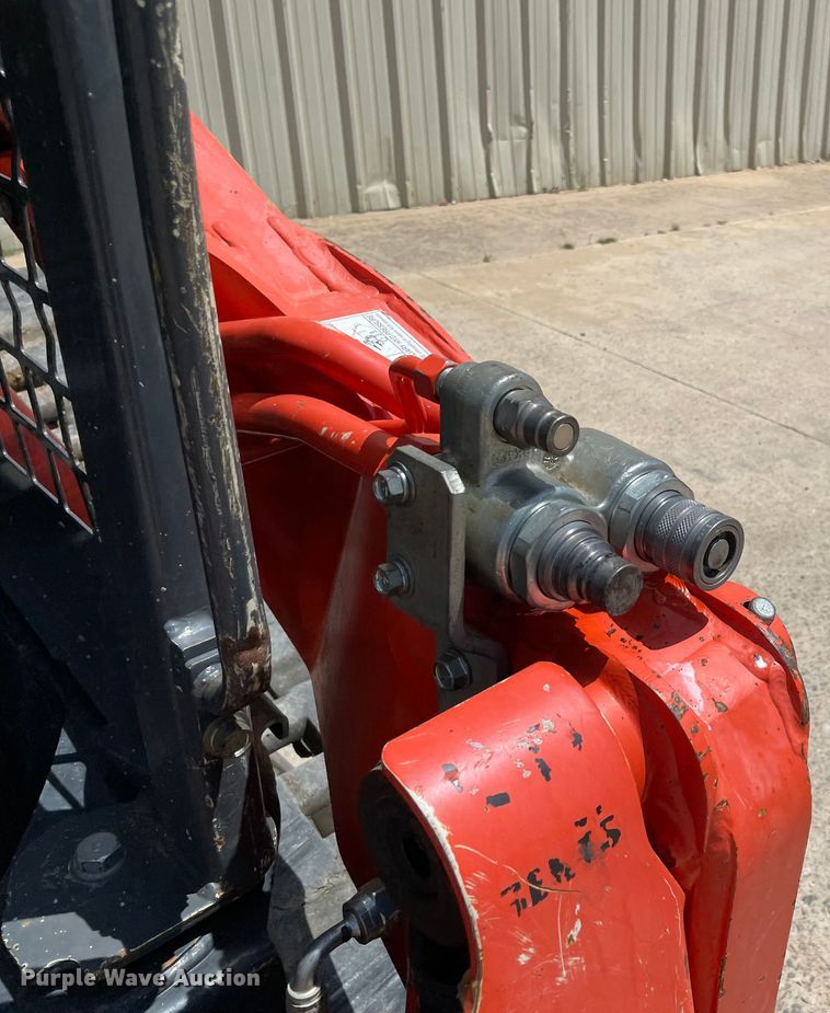 image for item MM9527 2019 Kubota SVL75-2  tracked skid steer loader