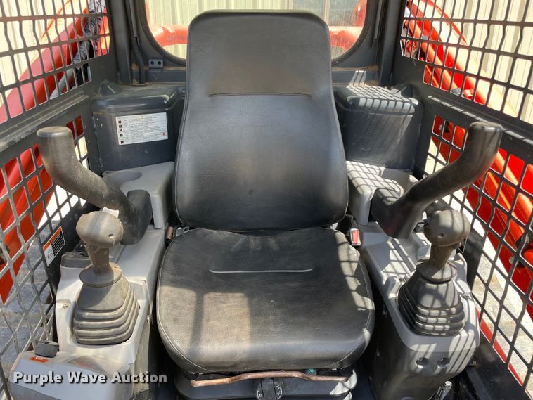 image for item MM9527 2019 Kubota SVL75-2  tracked skid steer loader