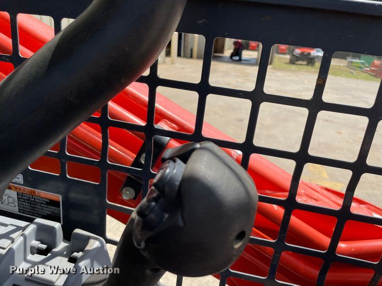 image for item MM9527 2019 Kubota SVL75-2  tracked skid steer loader