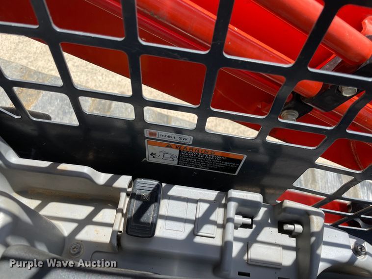 image for item MM9527 2019 Kubota SVL75-2  tracked skid steer loader