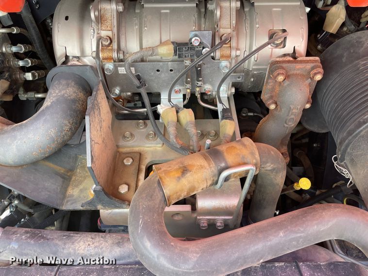 image for item MM9527 2019 Kubota SVL75-2  tracked skid steer loader