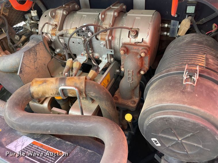 image for item MM9527 2019 Kubota SVL75-2  tracked skid steer loader